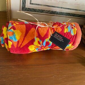 NEW GAP The Dream Towel Beach Towel Orange Floral